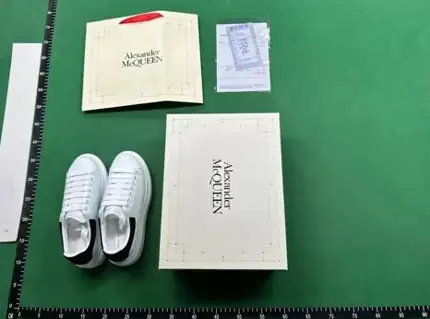 Alexander McQueen Oversized Sneakers [26 styles], versión blanca