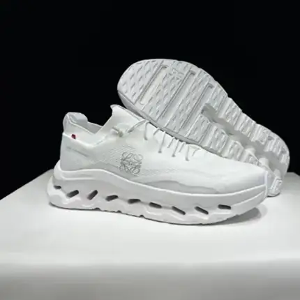 LOEWE Cloudtilt Sneakers, versión blanca