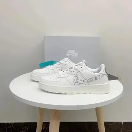 Nike Air Force 1 Sneakers, versión blanca