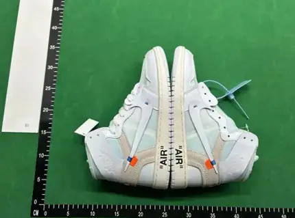 Nike Air Jordan 1 Sneakers, versión blanca