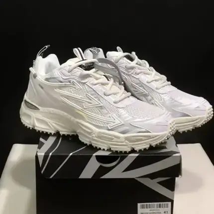 Off White Chunky Sneakers [3 styles], versión blanca