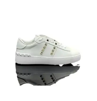Valentino Rockstud Sneakers, versión blanca