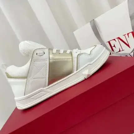 VALENTINO Skate Sneakers, versión blanca