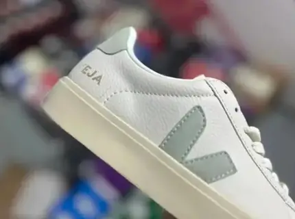 VEJA V-10 Sneakers [9 styles], versión blanca